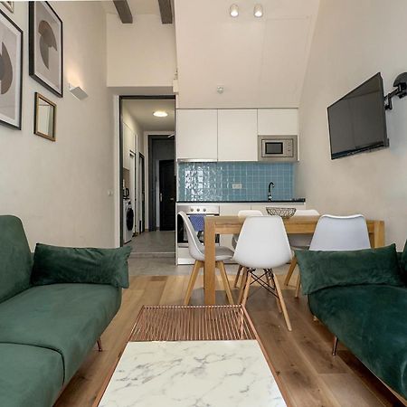 Aqua Apartment By Olala Homes Барселона Экстерьер фото